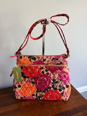 VERA BRADLEY Premium Cotton Original Zip Hipster Crossbody-Coming Up Roses